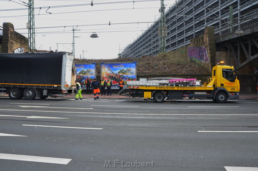 LKW Bruecke Koeln Deutz Opladenestr Deutz Muelheimerstr P176.JPG - Miklos Laubert